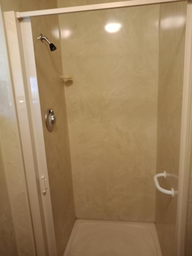 Bed and Breakfast Moana View Пиктон Экстерьер фото